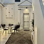 فيلة Traditional Sofia *