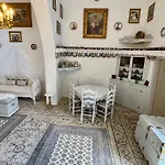 فيلة Traditional Sofia Koskinou (Rhodes)